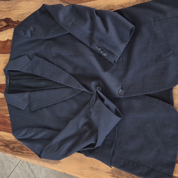 Austin Reed 100% Wool Two Button Blazer - Picture 17 of 17